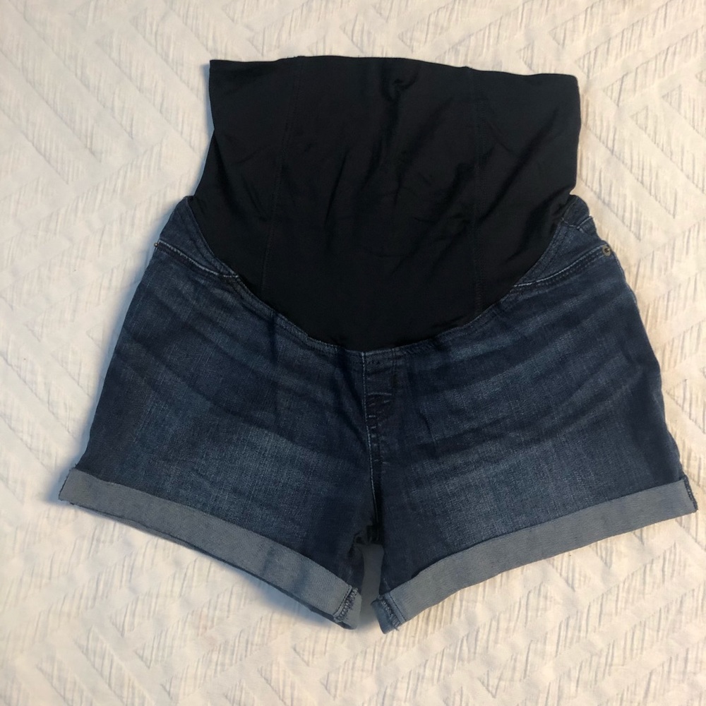 Maternity shorts